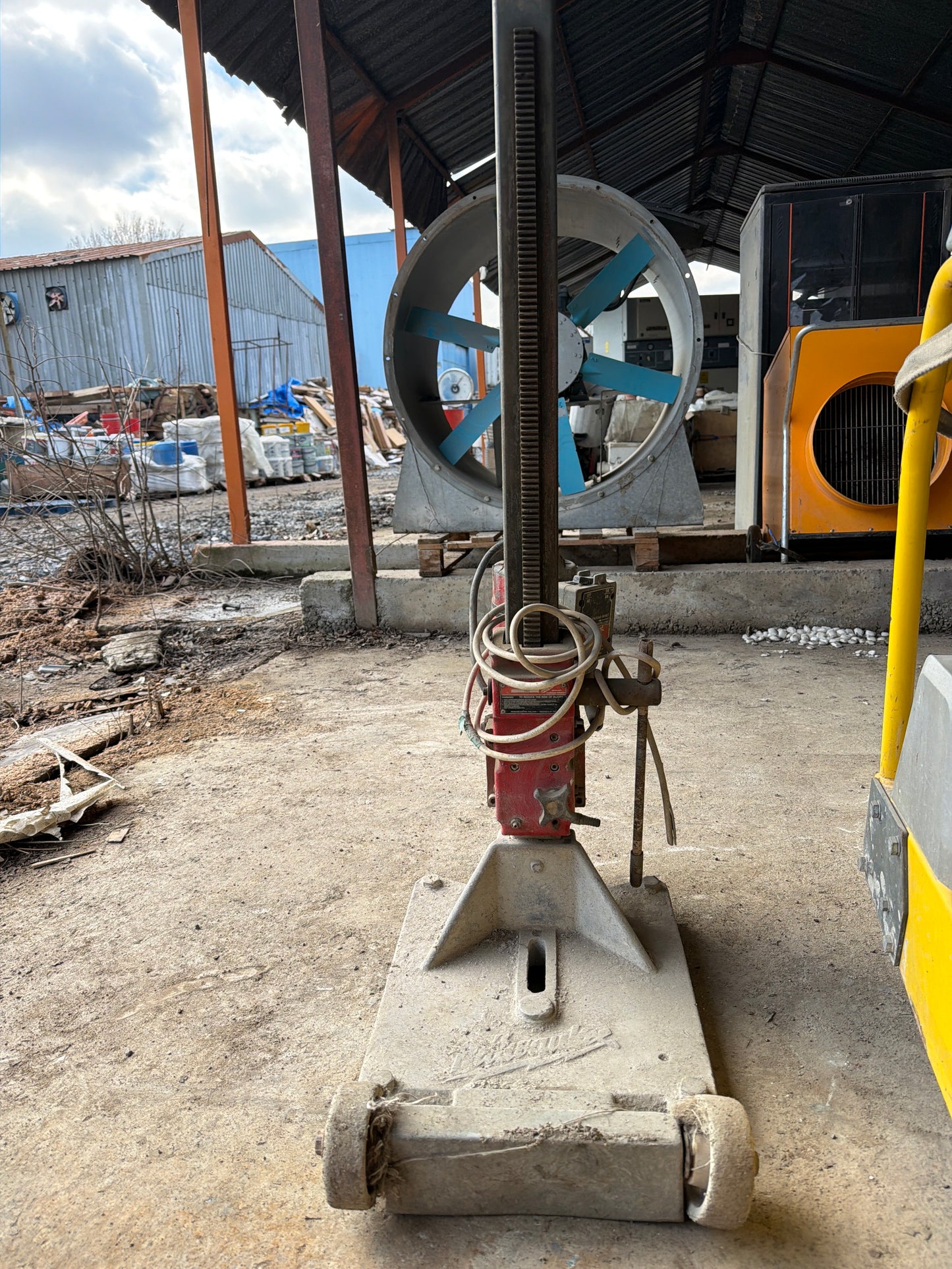 Milwaukee Heavy Duty Diamond Core Drill - Elmas Karot Delme Makinesi
