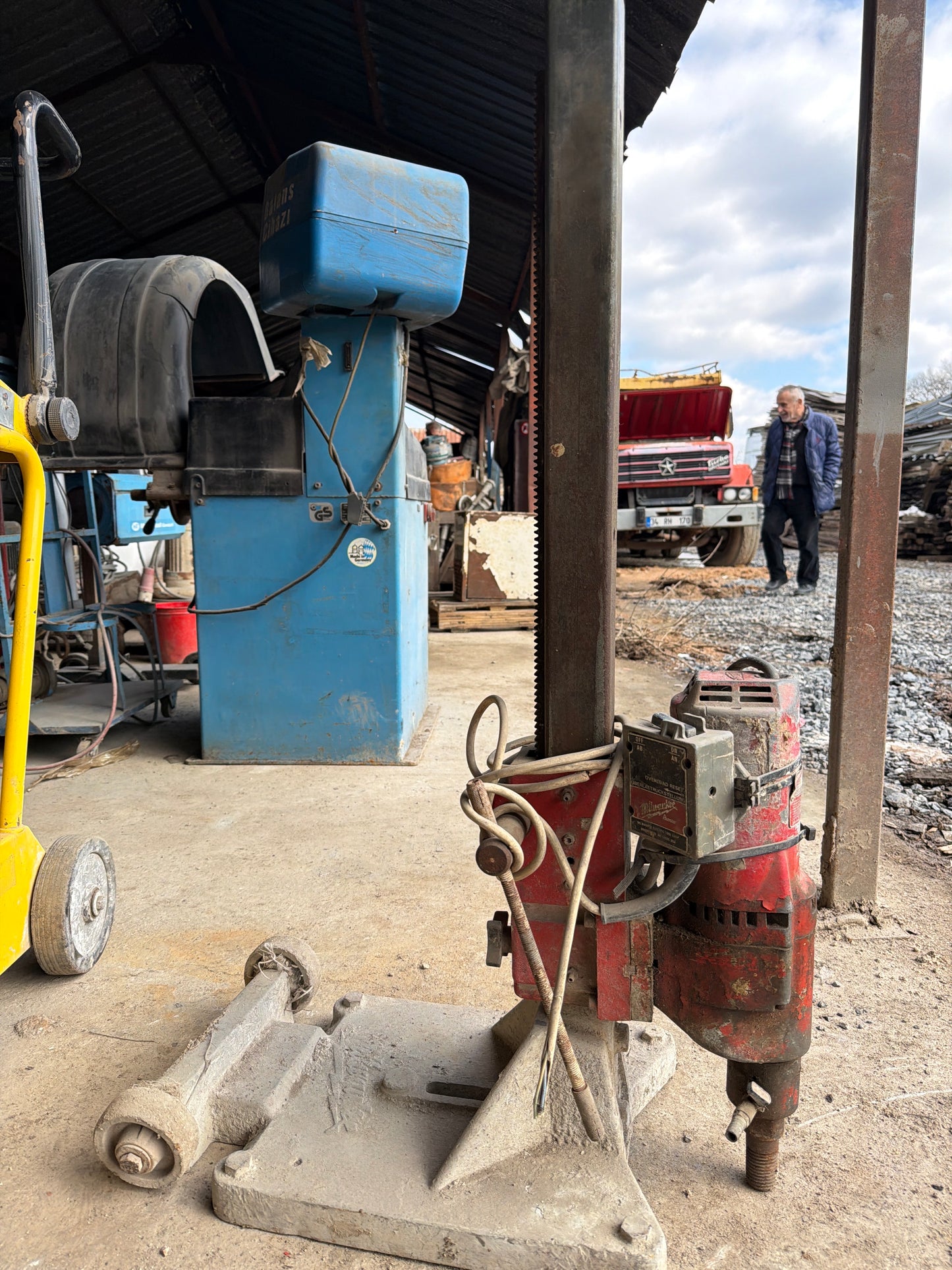 Milwaukee Heavy Duty Diamond Core Drill - Elmas Karot Delme Makinesi