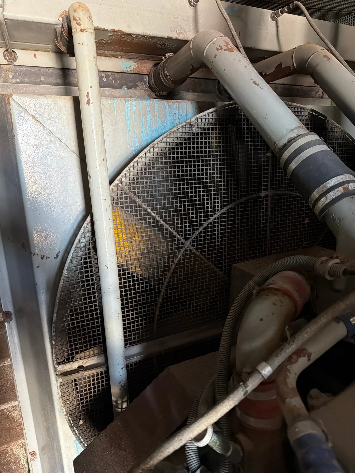 680 kVA Cummins Kabinli Jeneratör – 4254 Saat – İkinci El Temiz
