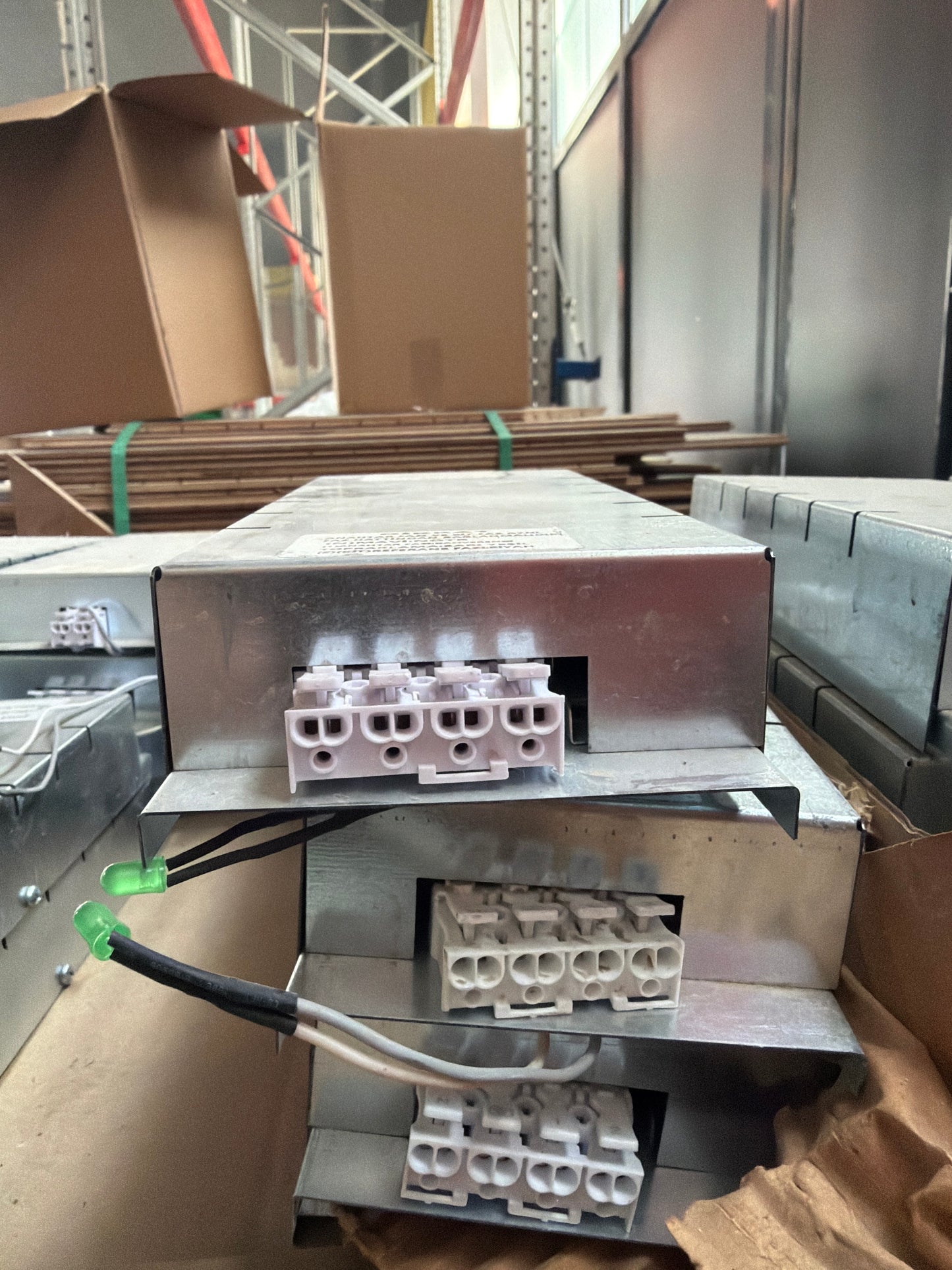 İkili Klemens METAL GÖVDELİ LED GÖSTERGELİ – PANO TİPİ (47 ADET)LED(+)L Kırmızı LED(-) N:Mavi Elektrik Malzemesi