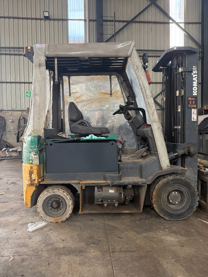 2.5 Ton Komatsu Akülü Forklift - İkinci El Şantiye Ekipmanı
