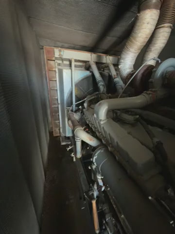 680 kVA Cummins Kabinli Jeneratör – 4254 Saat – İkinci El Temiz